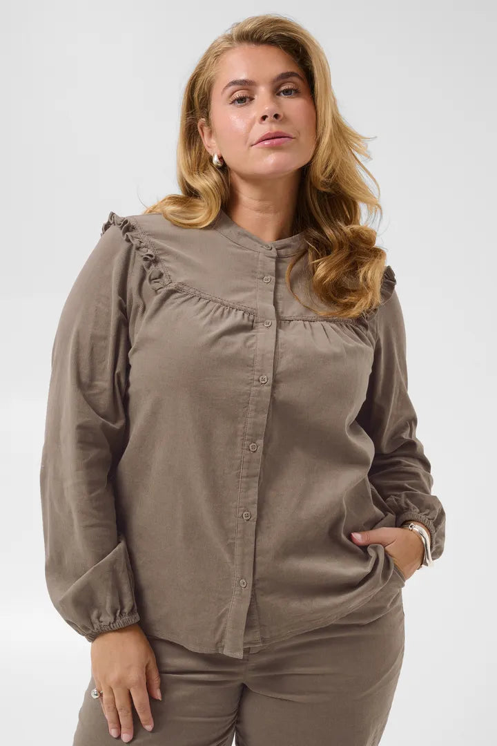 Bluse mit Rüschen