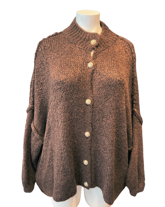 Trendige Strickjacke mit Goldknöpfen