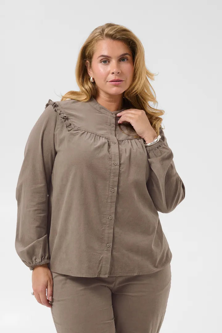 Bluse mit Rüschen