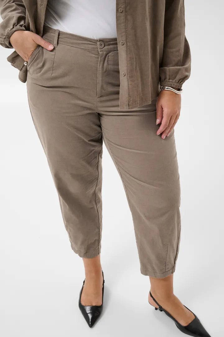 Hose „Barell-Fit“ in Babycord
