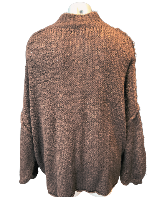 Trendige Strickjacke mit Goldknöpfen