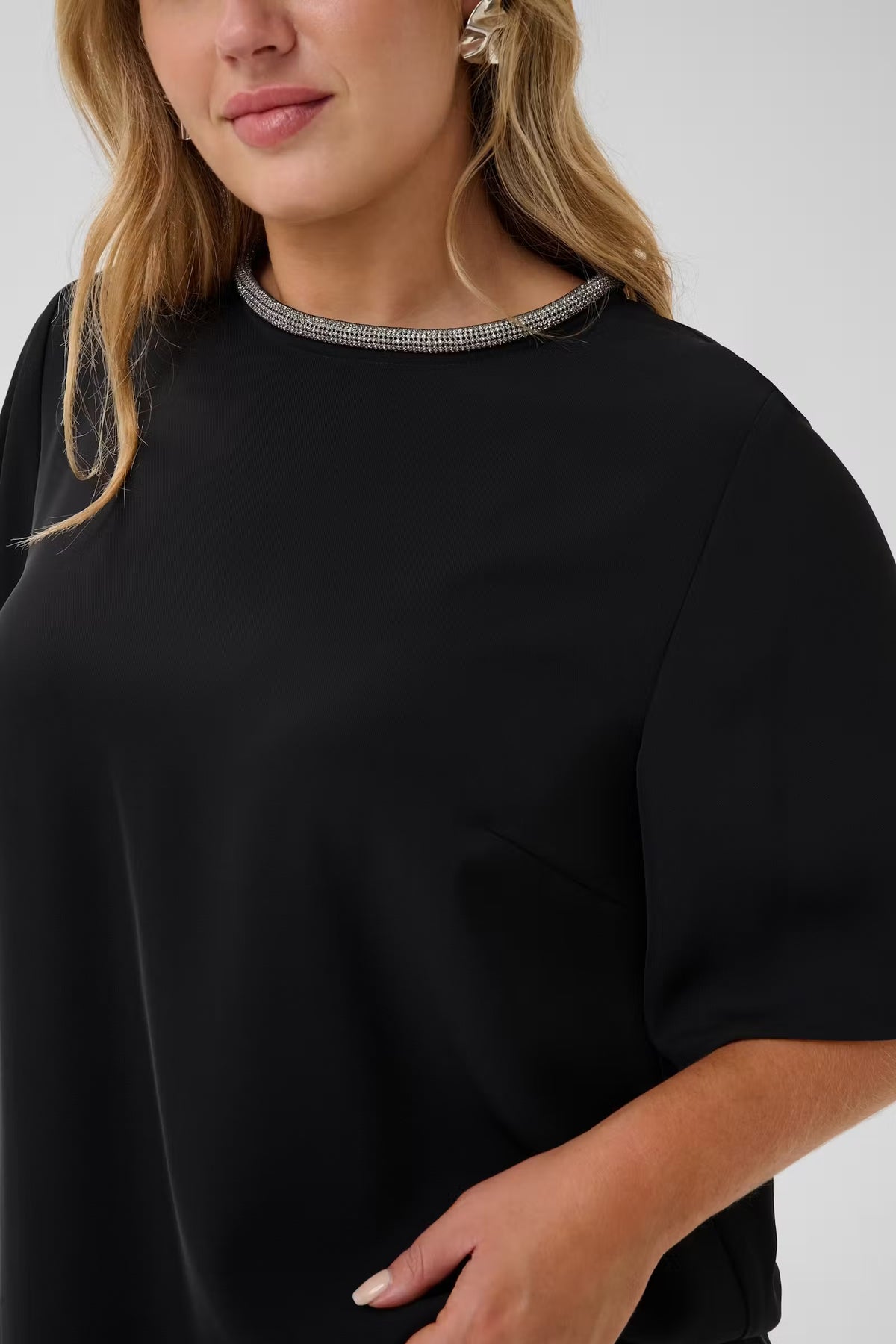 Elegantes Blusenshirt mit Verzierung