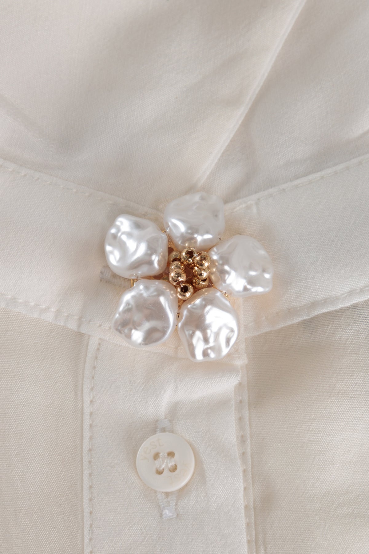 Bluse mit Stickerei und Perlendetails