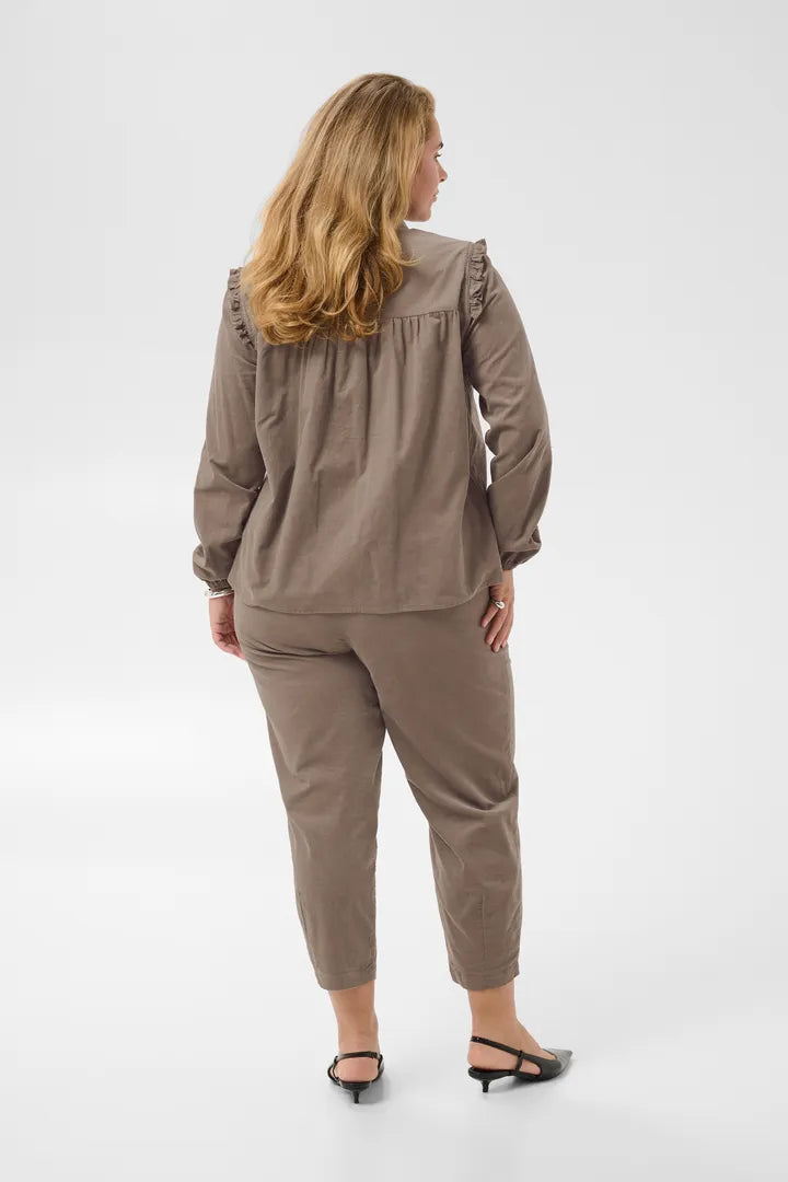 Bluse mit Rüschen