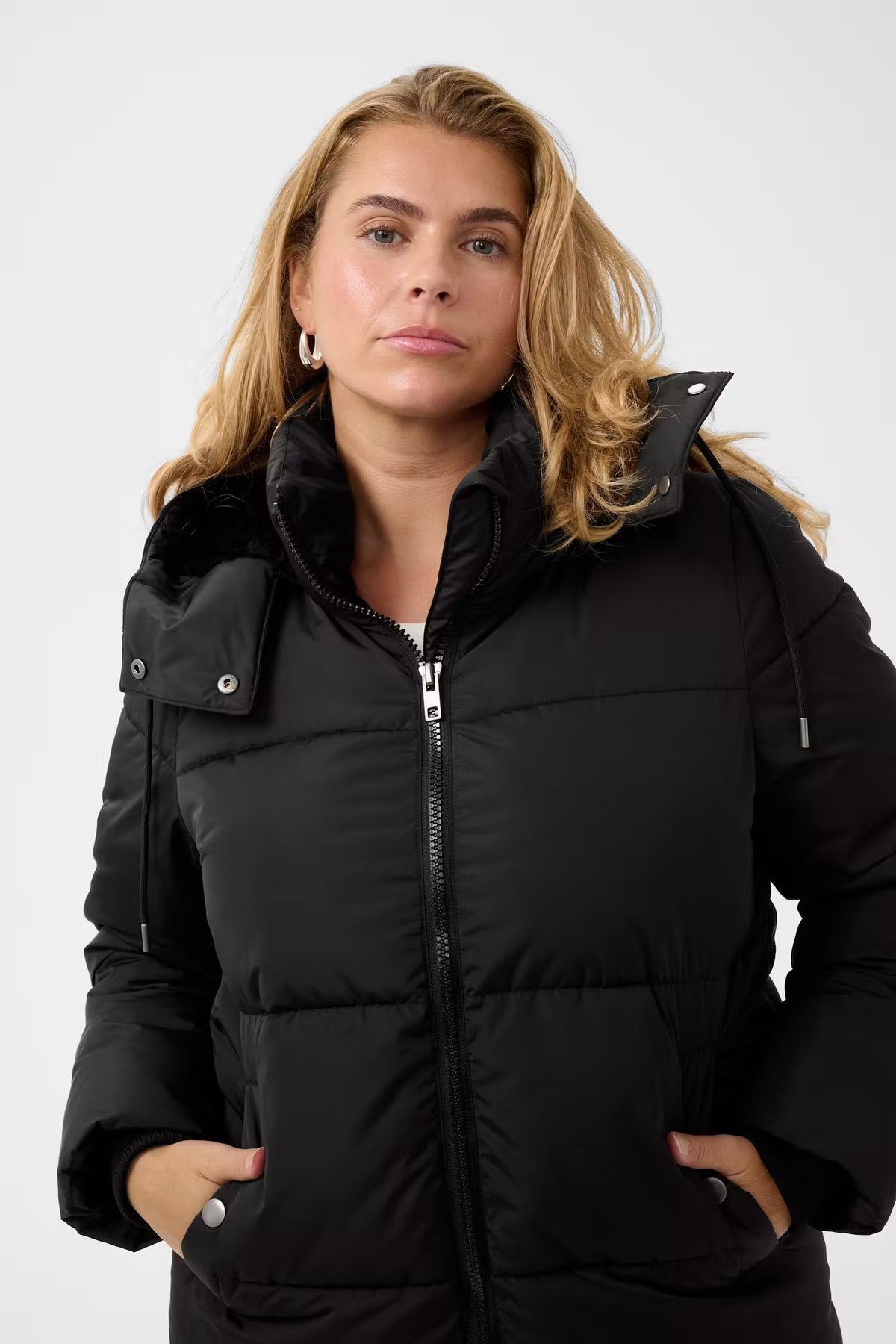 Steppjacke mit Kapuze