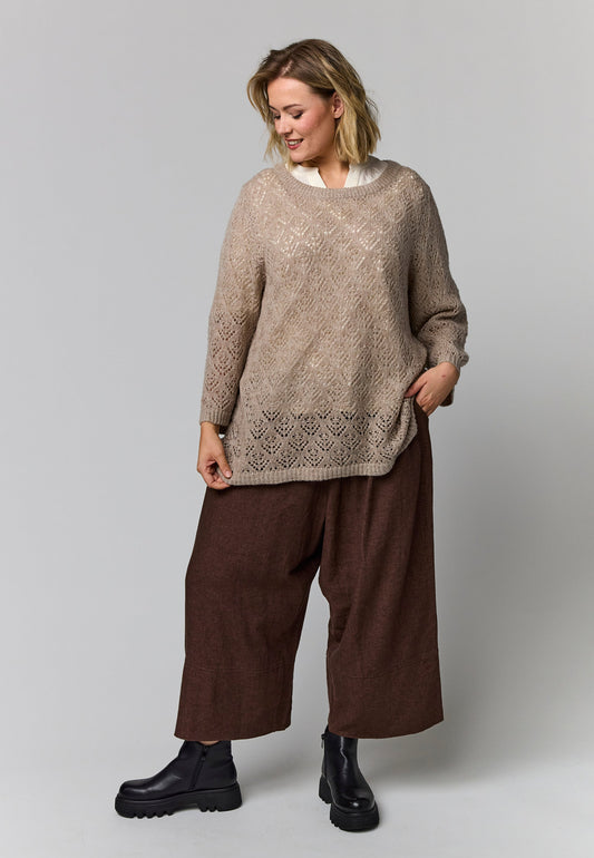 Strickpulli mit Lochmuster
