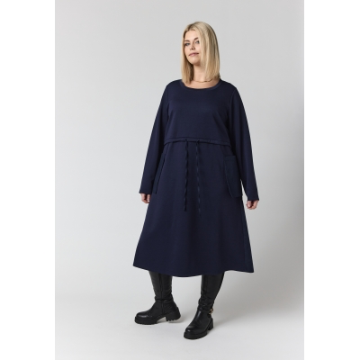 Kleid mit auffälligen Taschen