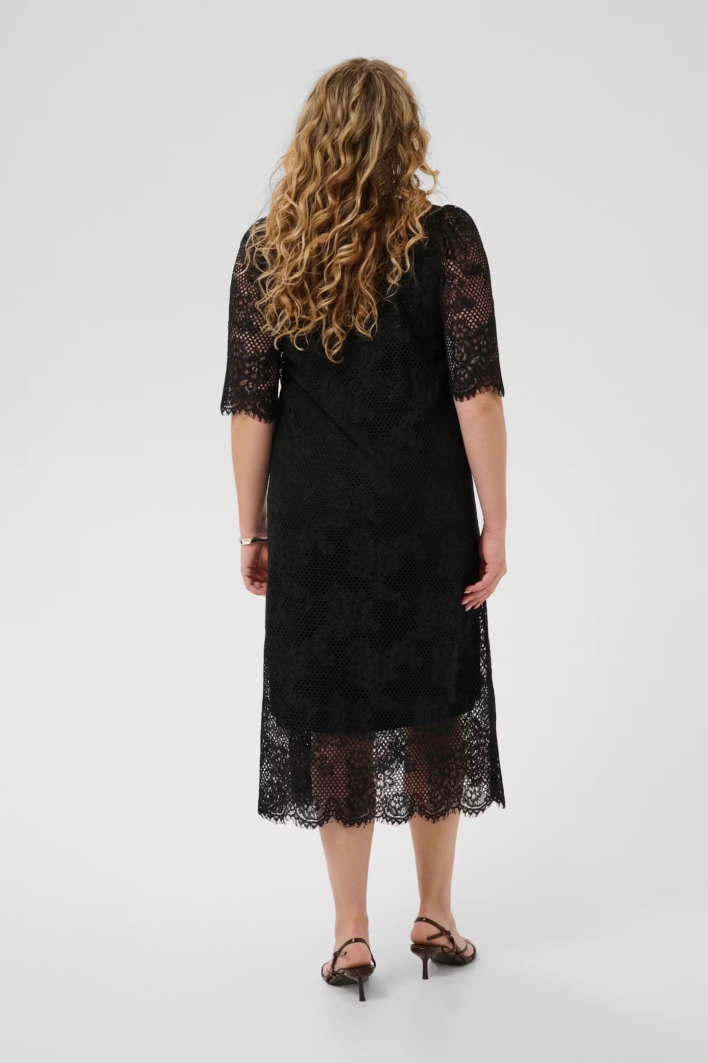 elegantes Kleid mit Spitze