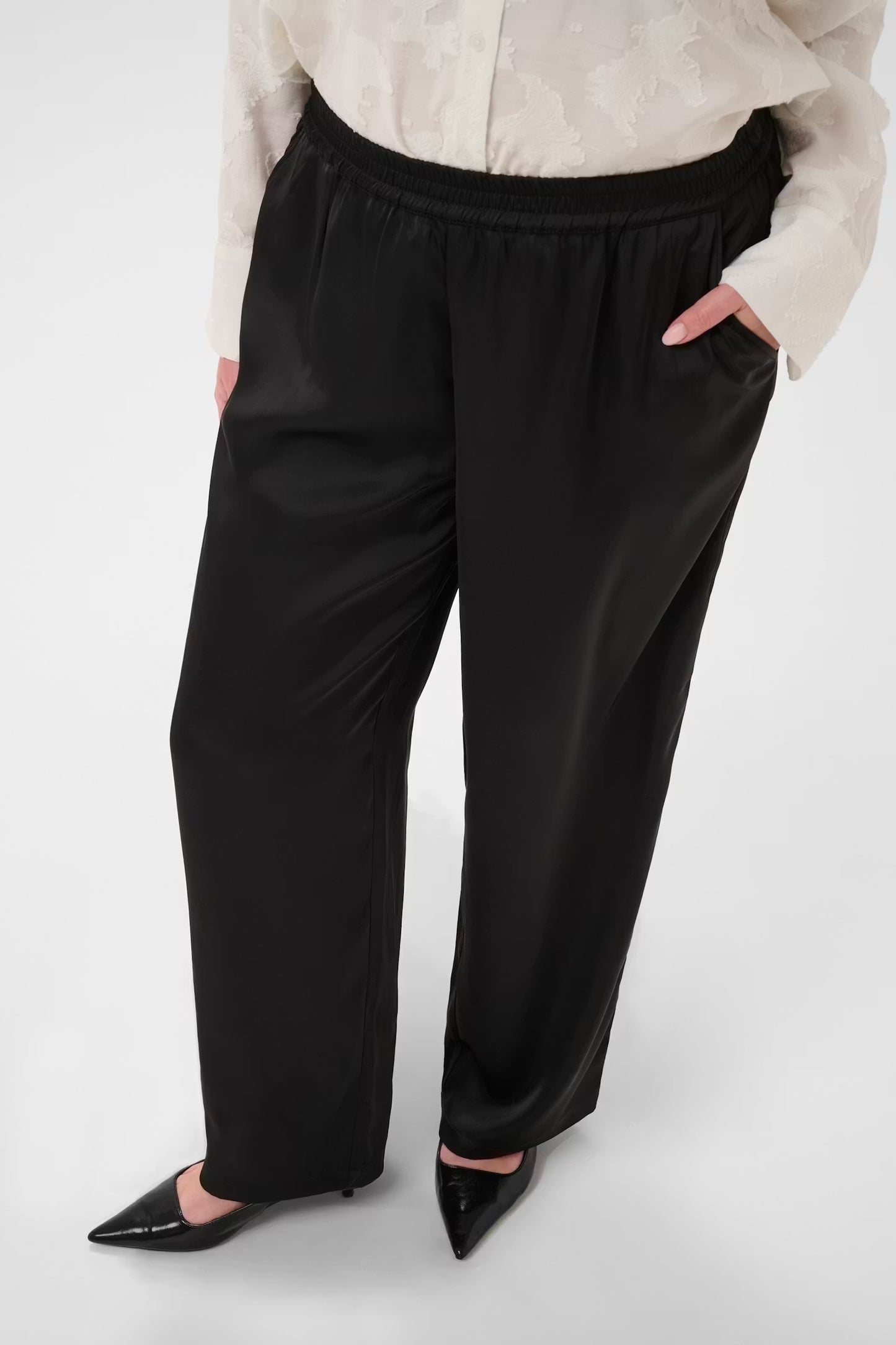 Hose in Satin-Optik
