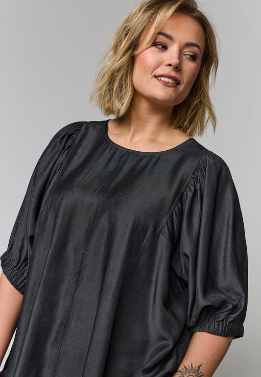 Modernes Blusenshirt mit leichtem Glanz