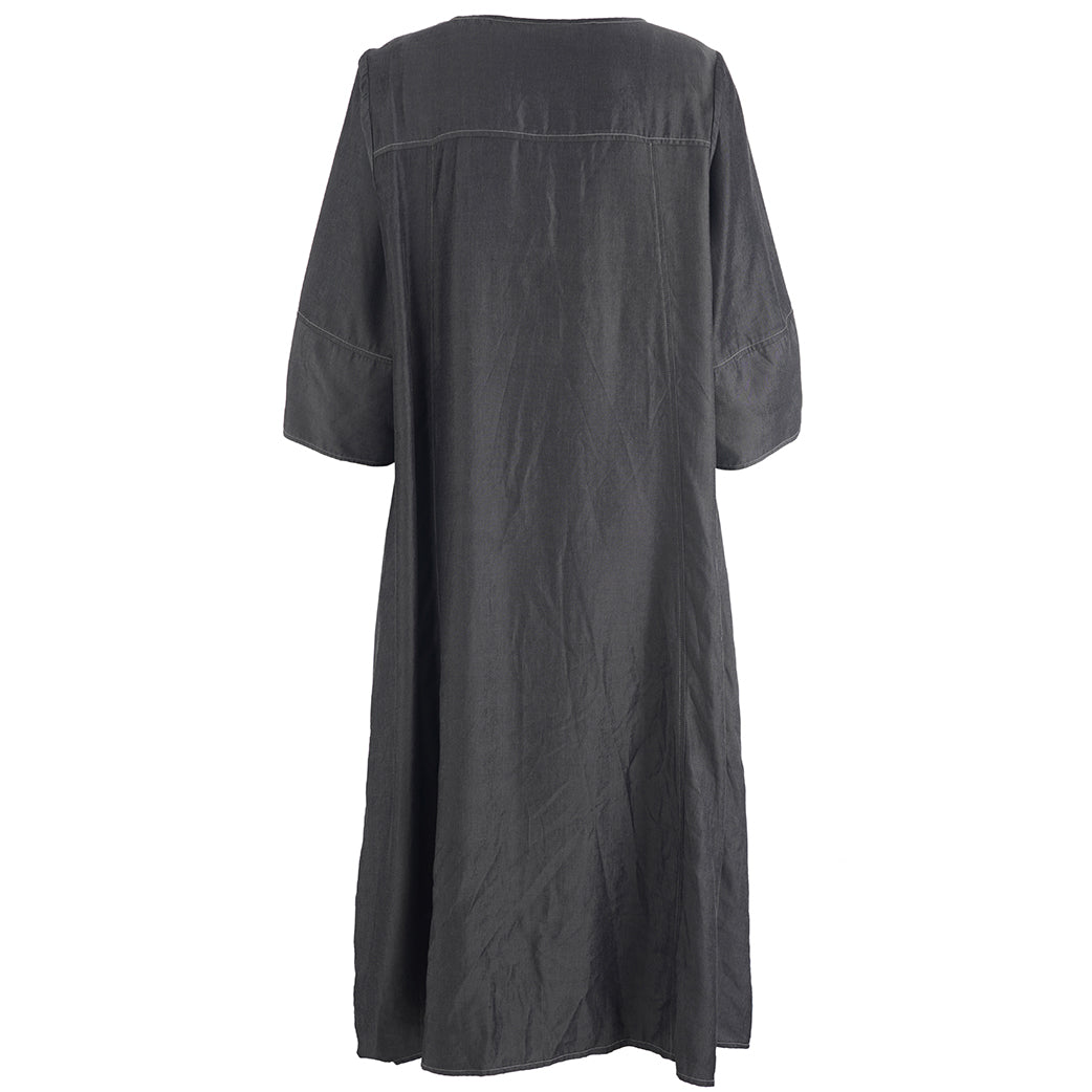 Modernes Kleid mit 3/4 Arm