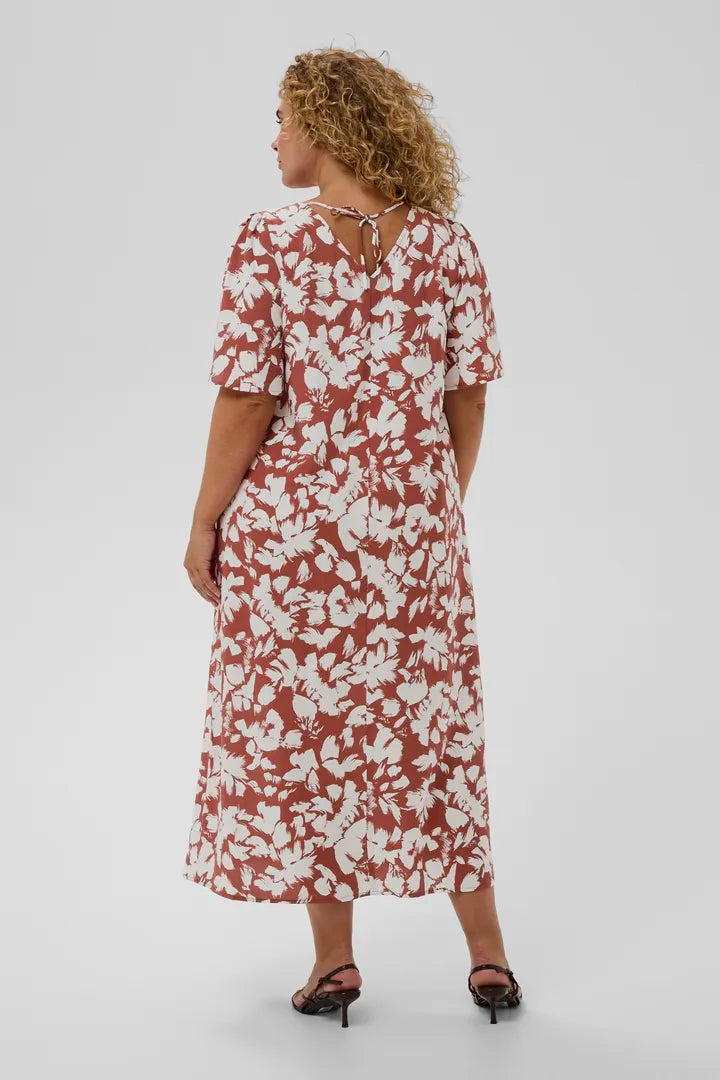 Sommerkleid mit Schlitz