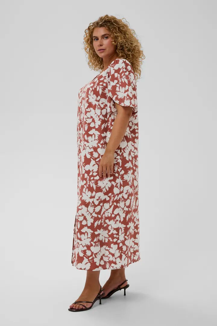 Sommerkleid mit Schlitz