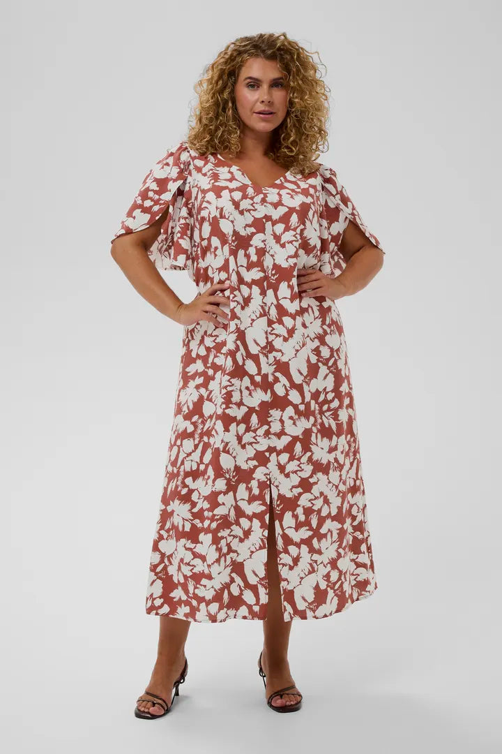Sommerkleid mit Schlitz