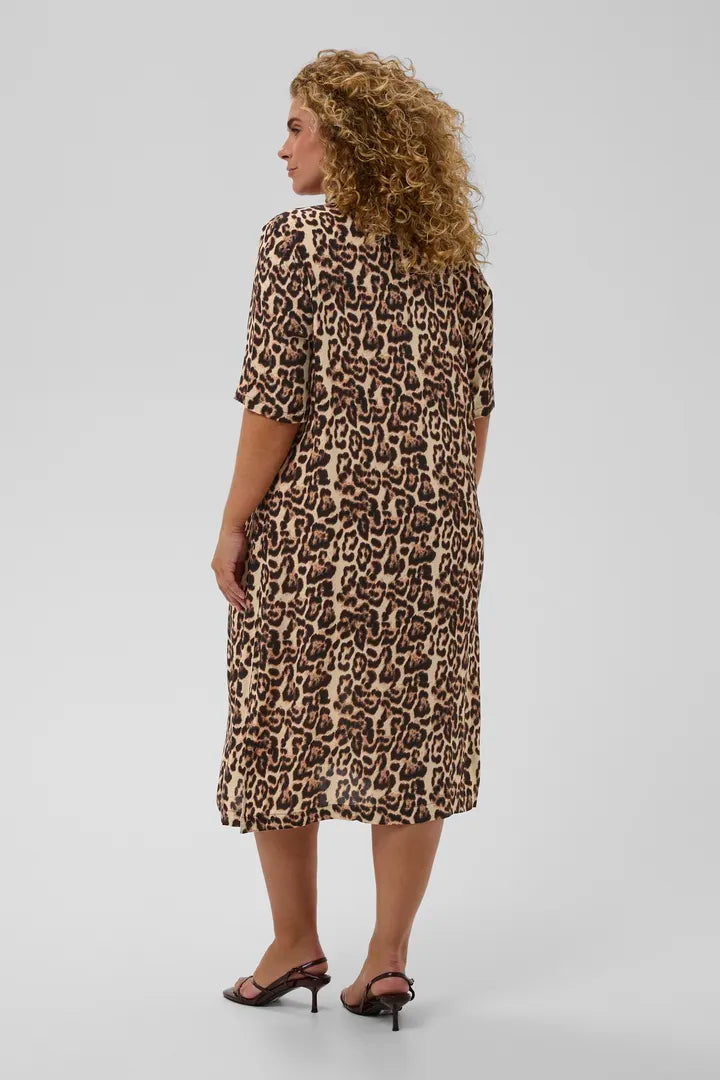 sommerliches Kleid in Leo