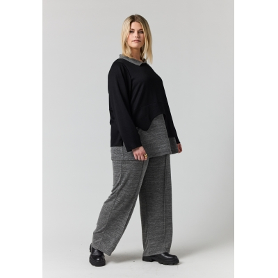 Sweater mit raffinierten Details