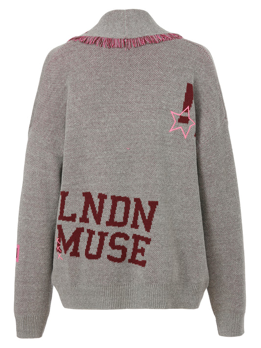 Strickjacke in College-Stil